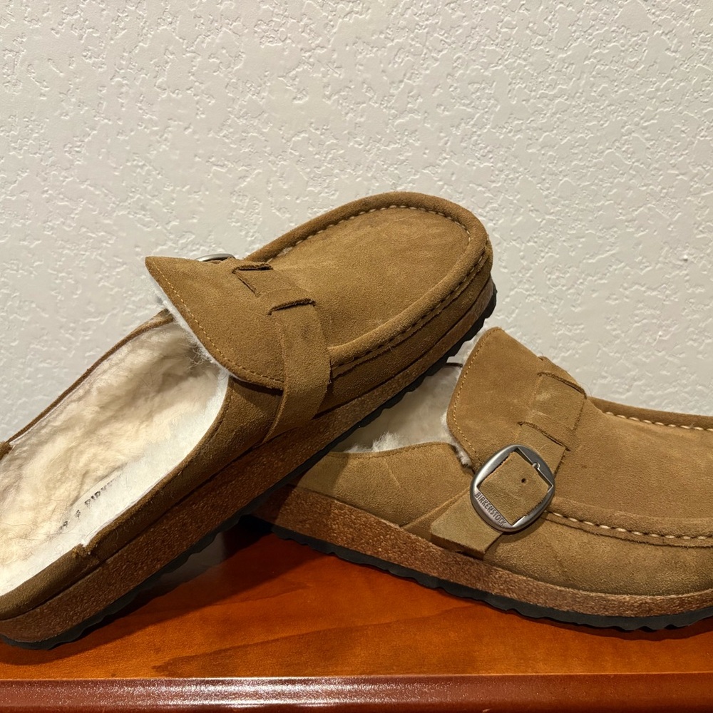 Birkenstock Buckley Shearling Suede clogs 🧸